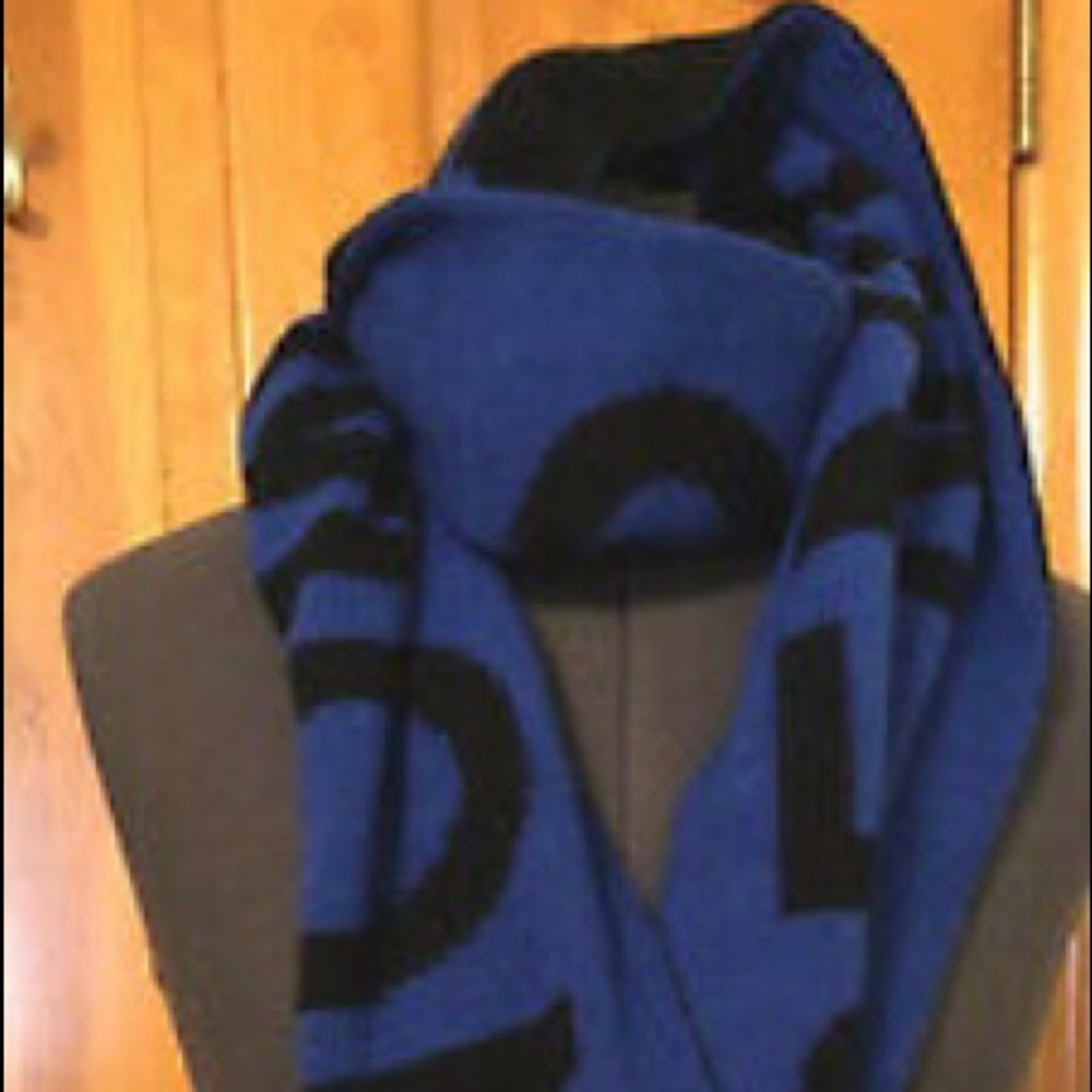 Opening ceremony blue & black acrylic scarf 🧣